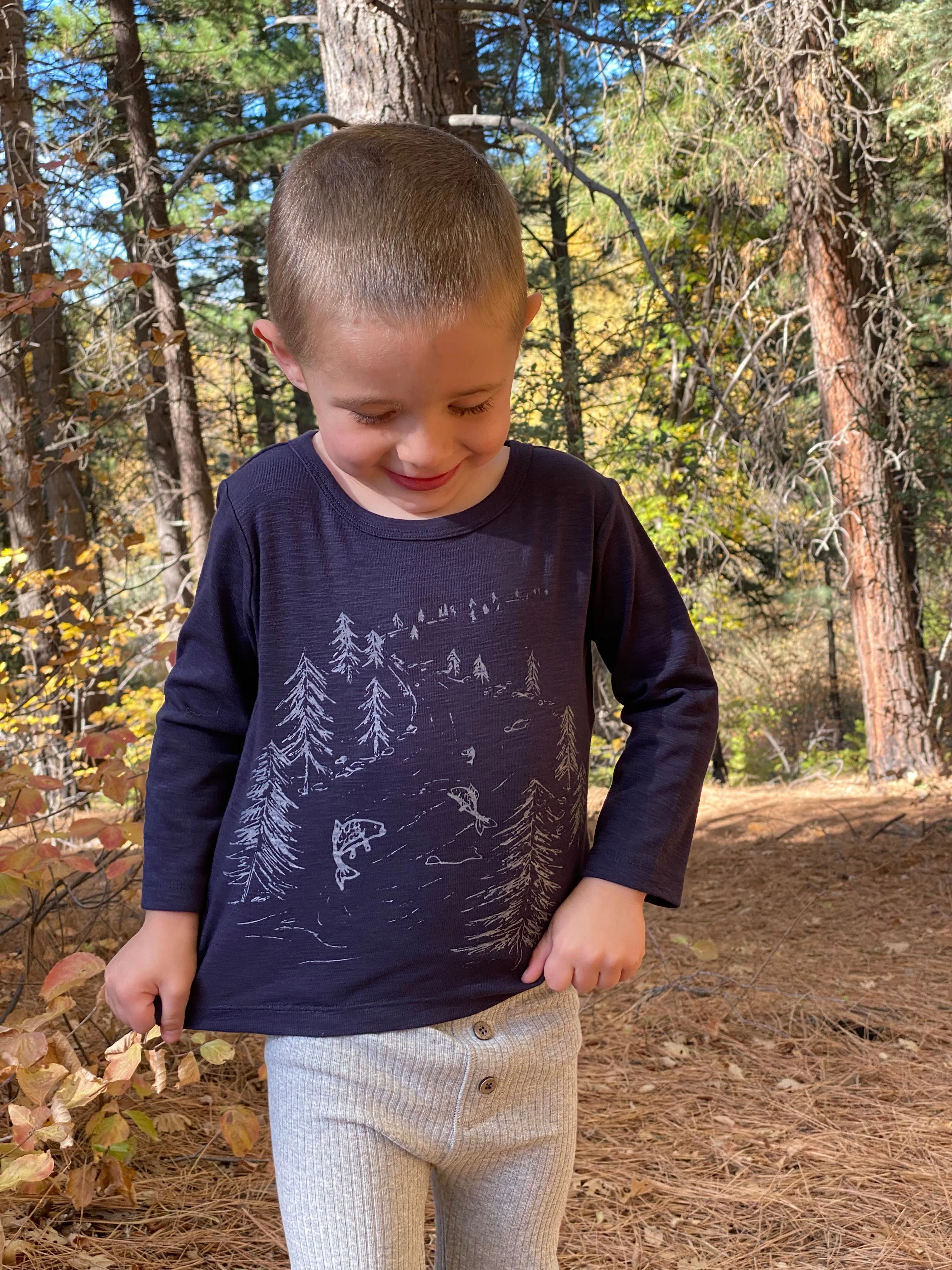 Jago t-shirt in navy trees