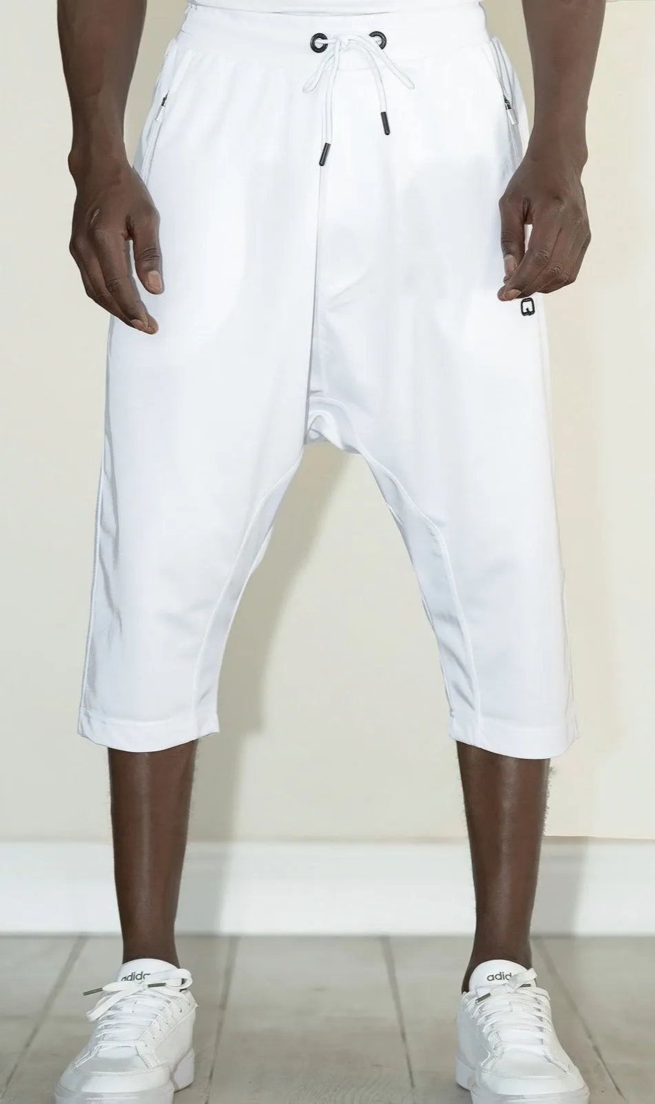 QL Relaxed Lightweight Cropped Joggers in White